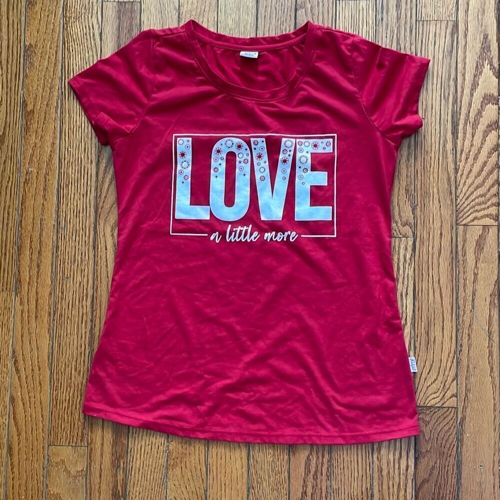 Redgirl love a little more real graphic short sleeve t shirt size medium